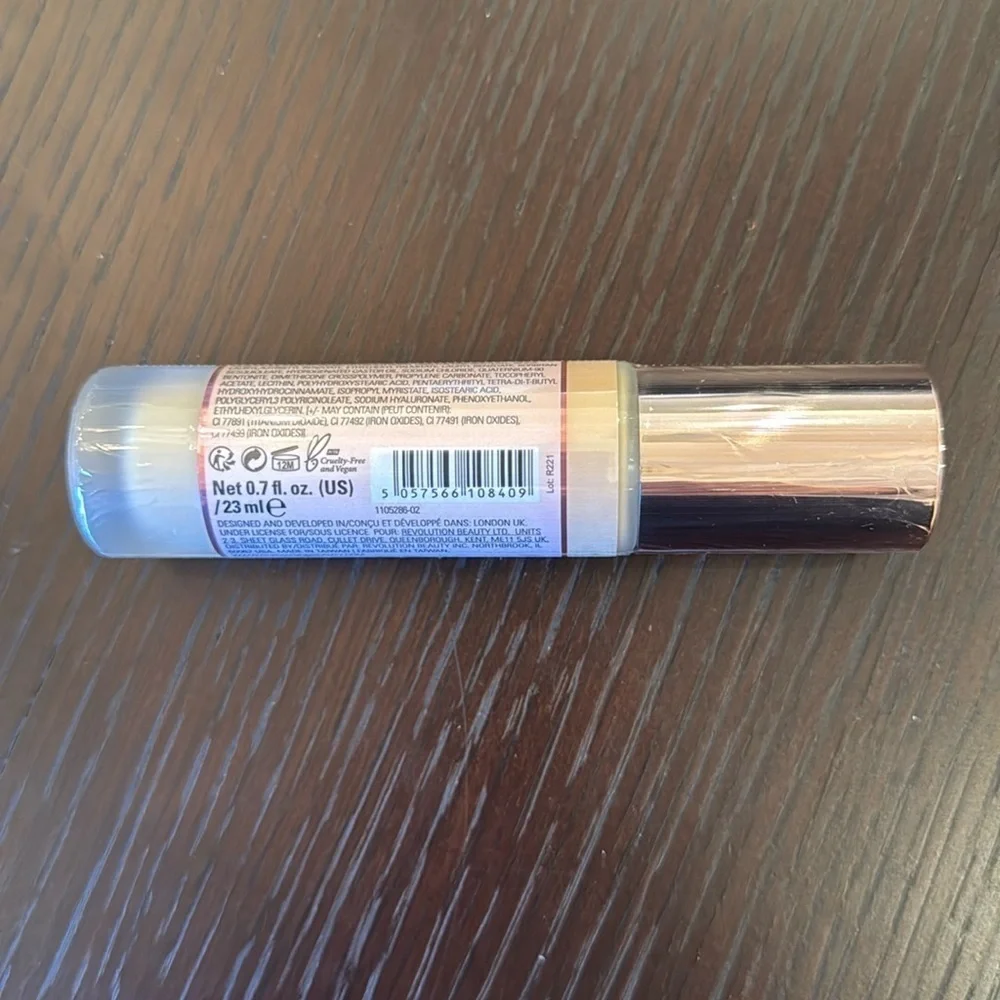 Bundle of Two Makeup REVOLUTION F0.2 CONCEAL & HYDRATE Radiance CONCEALER